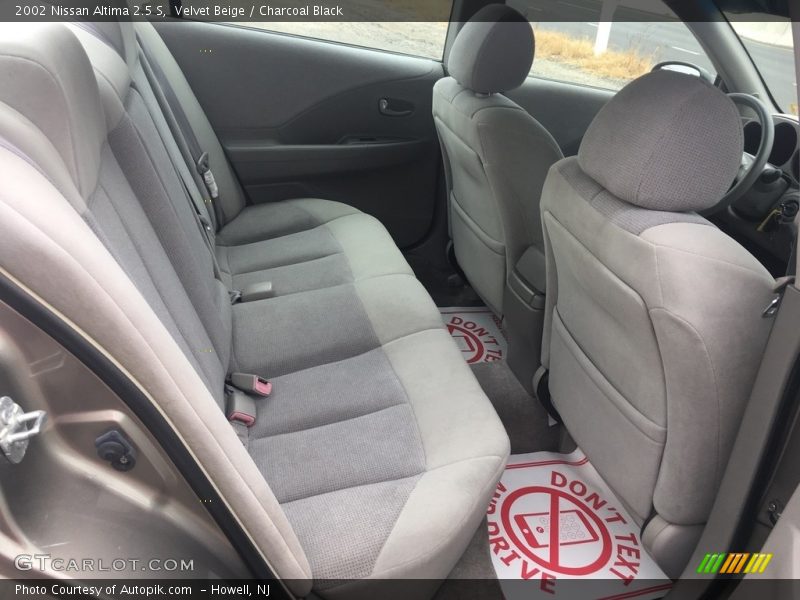Velvet Beige / Charcoal Black 2002 Nissan Altima 2.5 S