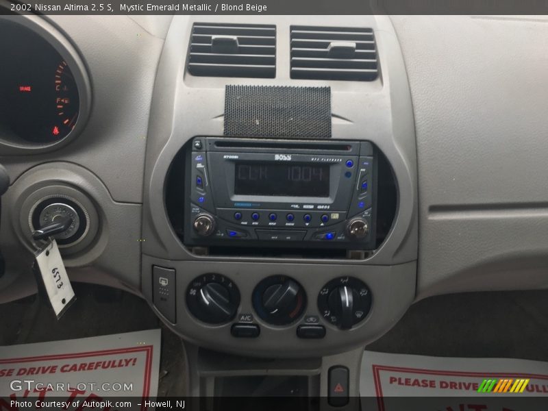 Mystic Emerald Metallic / Blond Beige 2002 Nissan Altima 2.5 S