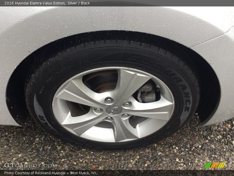 Silver / Black 2016 Hyundai Elantra Value Edition