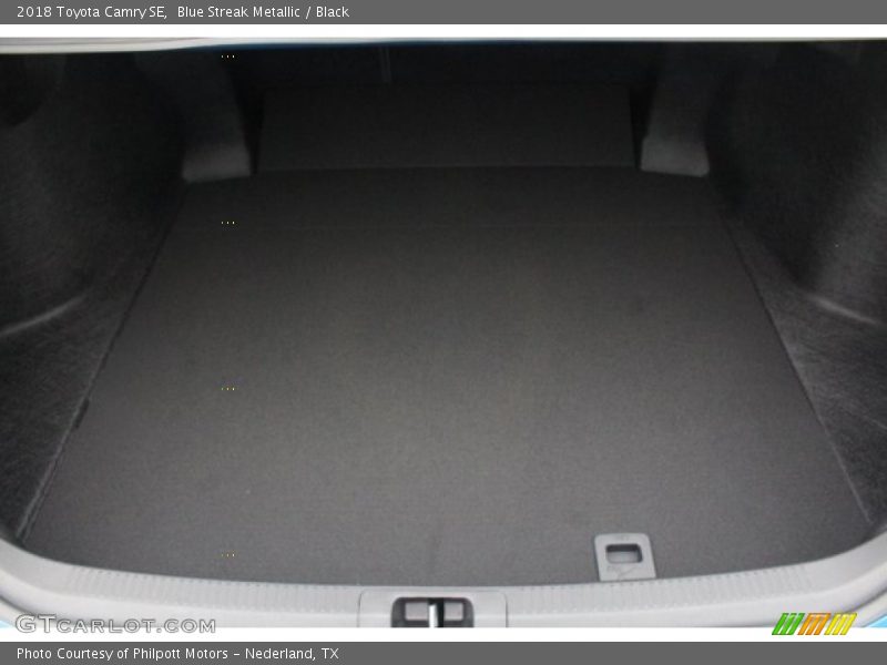Blue Streak Metallic / Black 2018 Toyota Camry SE