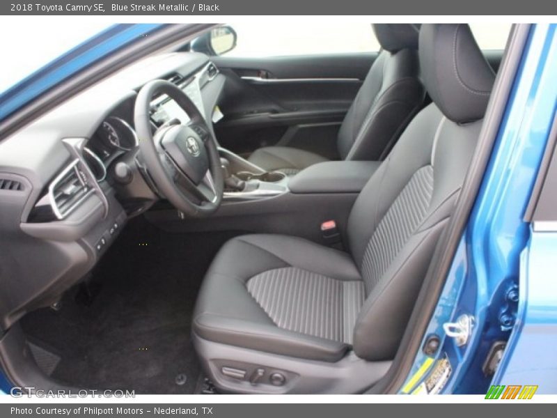 Blue Streak Metallic / Black 2018 Toyota Camry SE