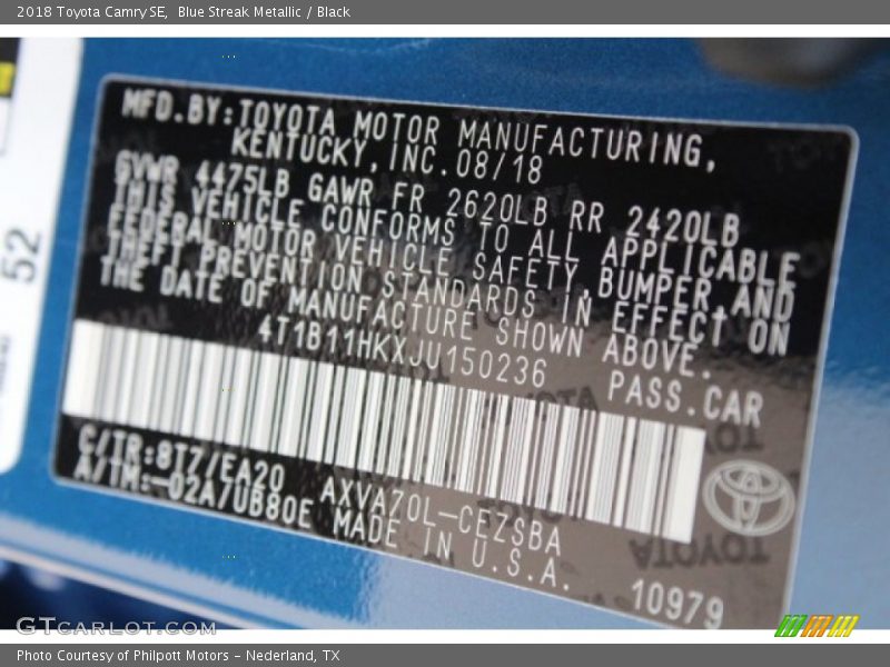Blue Streak Metallic / Black 2018 Toyota Camry SE