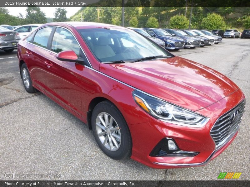 Front 3/4 View of 2019 Sonata SE