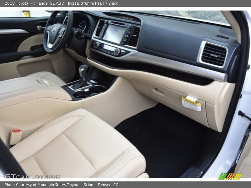 Blizzard White Pearl / Black 2018 Toyota Highlander SE AWD