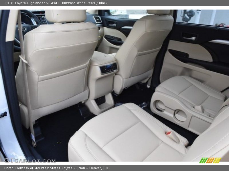 Blizzard White Pearl / Black 2018 Toyota Highlander SE AWD
