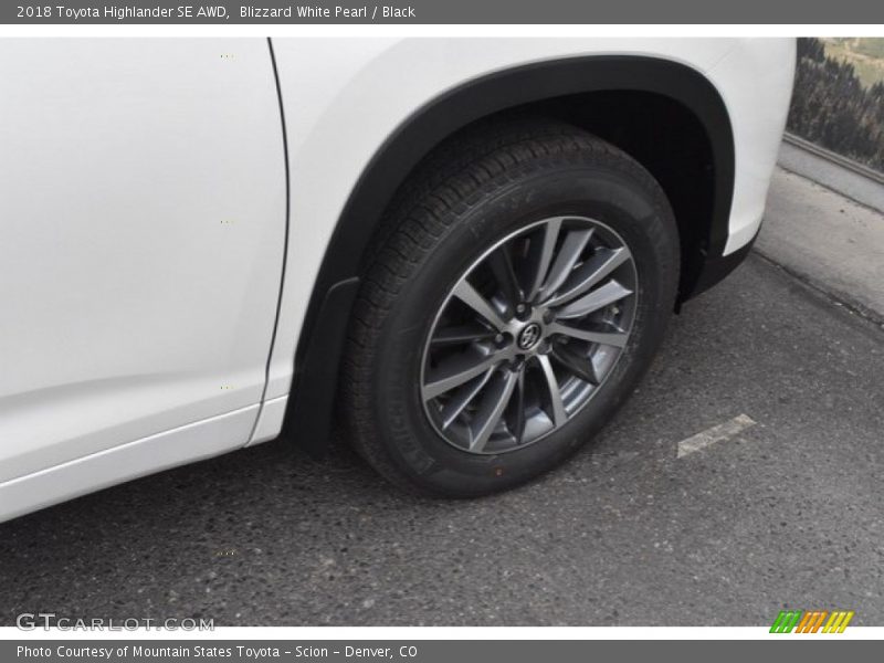 Blizzard White Pearl / Black 2018 Toyota Highlander SE AWD