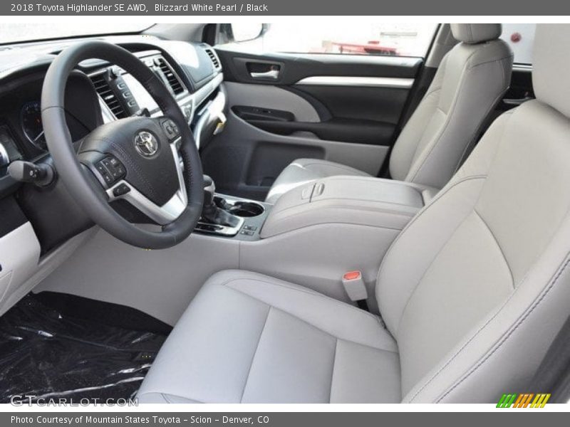 Blizzard White Pearl / Black 2018 Toyota Highlander SE AWD