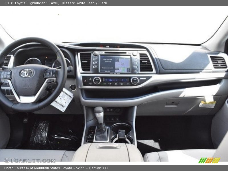 Blizzard White Pearl / Black 2018 Toyota Highlander SE AWD