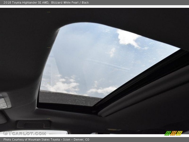 Blizzard White Pearl / Black 2018 Toyota Highlander SE AWD