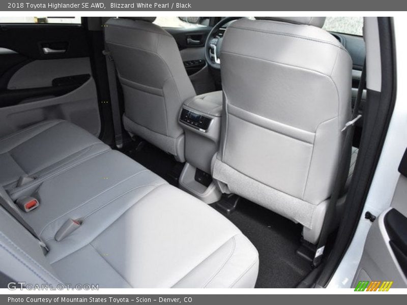 Blizzard White Pearl / Black 2018 Toyota Highlander SE AWD