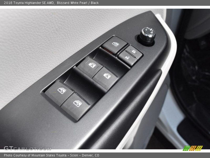 Blizzard White Pearl / Black 2018 Toyota Highlander SE AWD