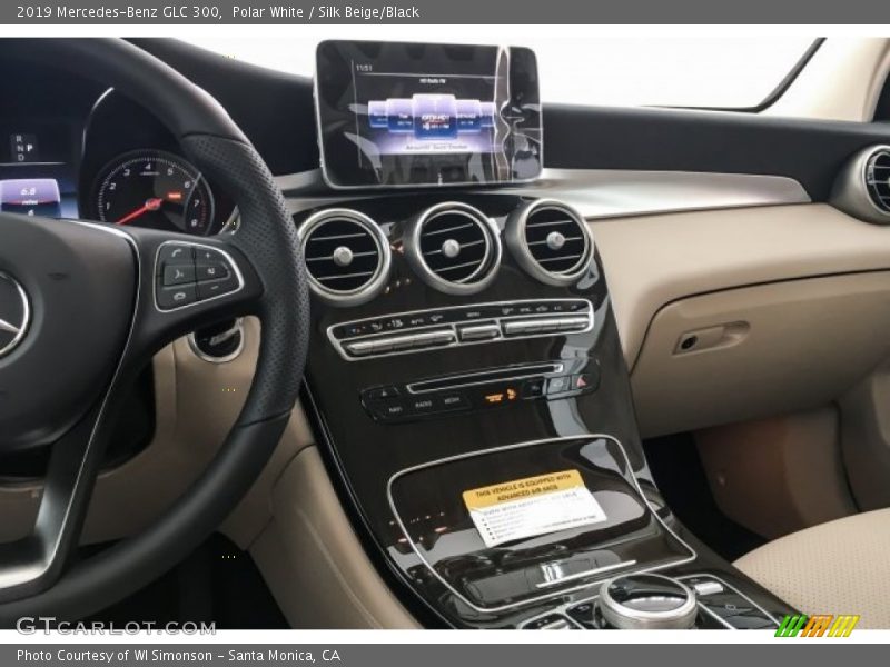 Polar White / Silk Beige/Black 2019 Mercedes-Benz GLC 300