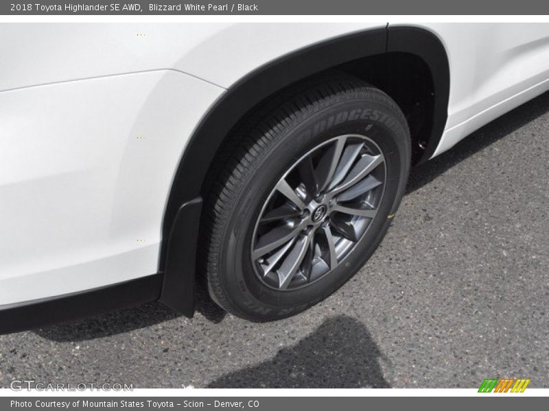 Blizzard White Pearl / Black 2018 Toyota Highlander SE AWD