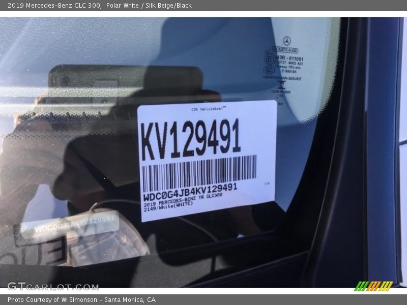 Polar White / Silk Beige/Black 2019 Mercedes-Benz GLC 300