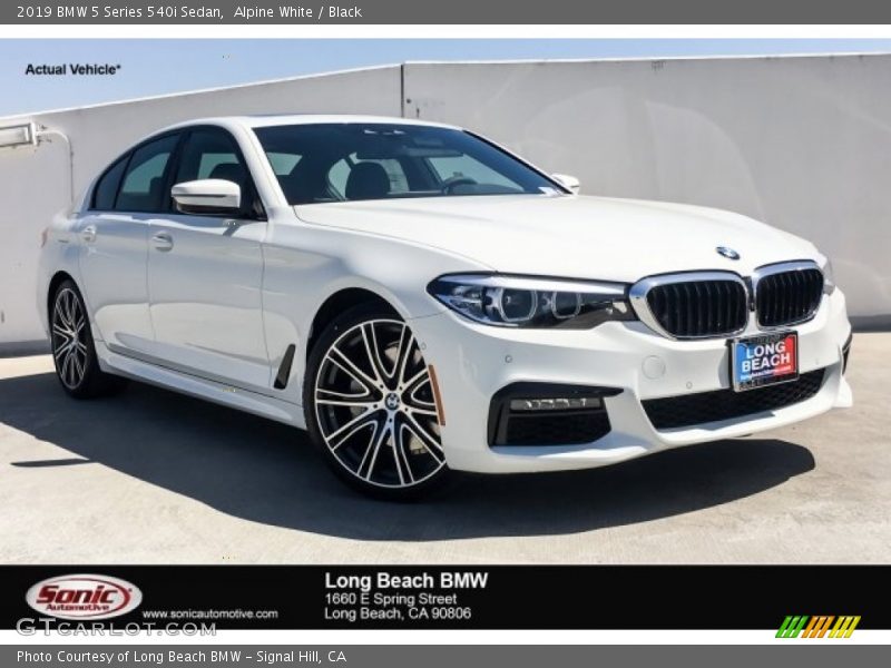 Alpine White / Black 2019 BMW 5 Series 540i Sedan