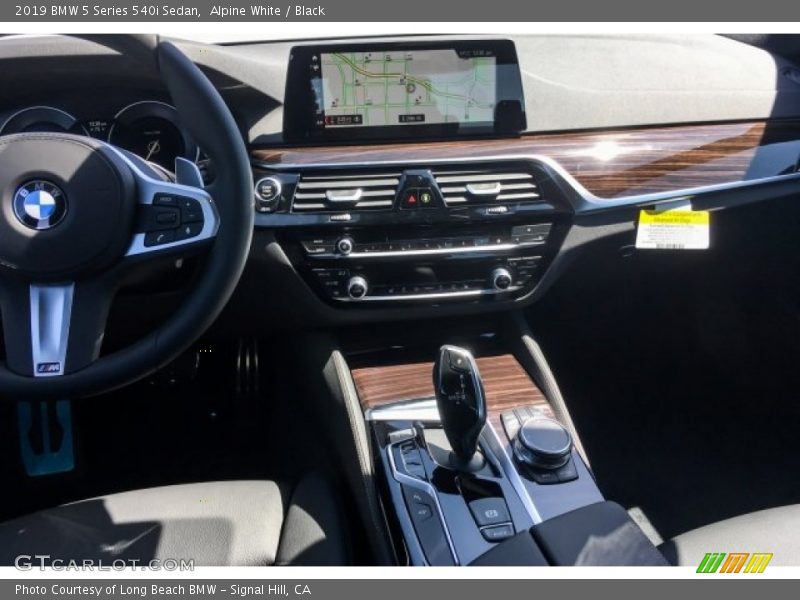 Alpine White / Black 2019 BMW 5 Series 540i Sedan
