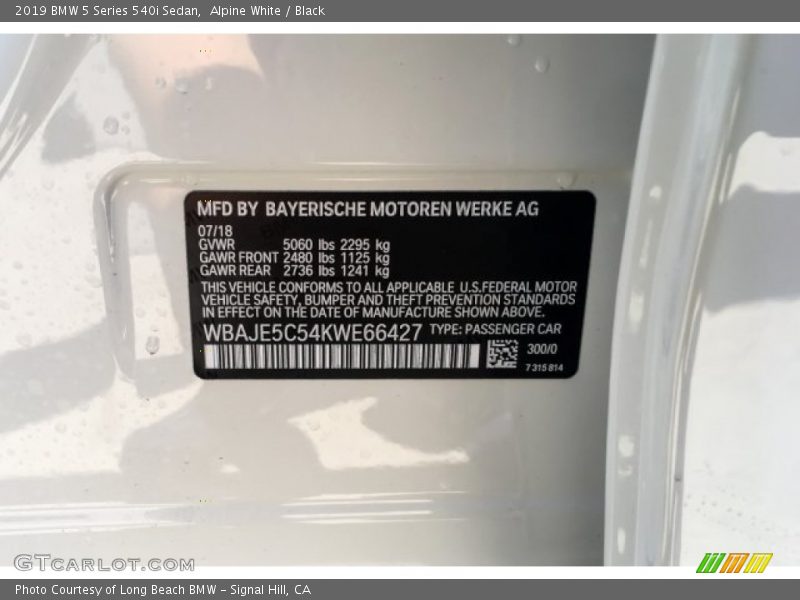 Alpine White / Black 2019 BMW 5 Series 540i Sedan