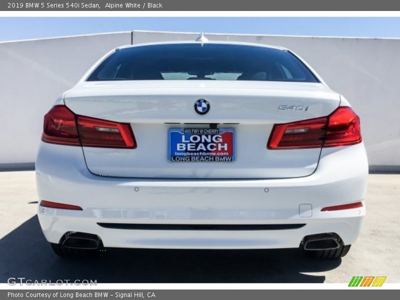 Alpine White / Black 2019 BMW 5 Series 540i Sedan