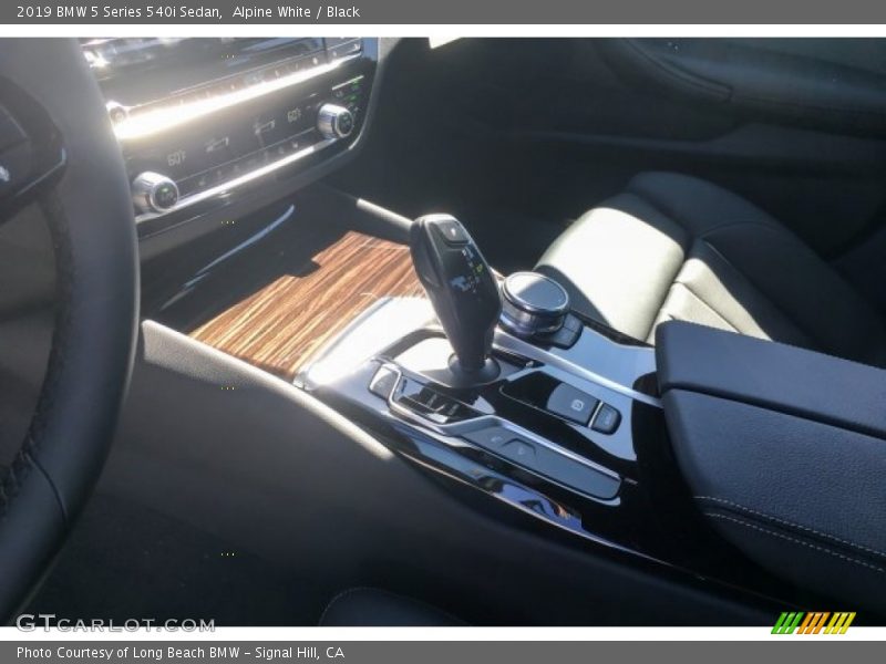 Alpine White / Black 2019 BMW 5 Series 540i Sedan
