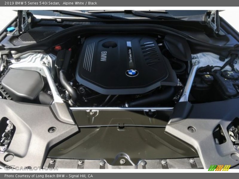 Alpine White / Black 2019 BMW 5 Series 540i Sedan