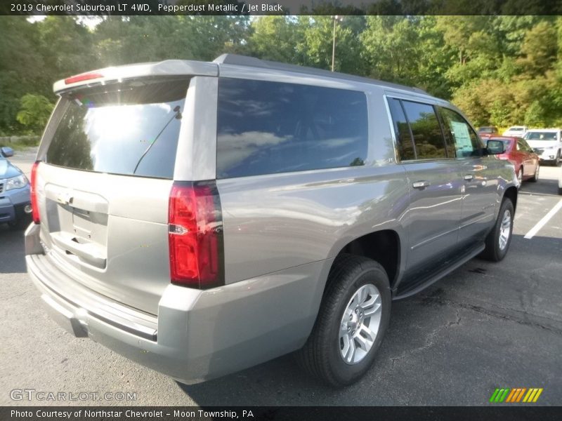 Pepperdust Metallic / Jet Black 2019 Chevrolet Suburban LT 4WD