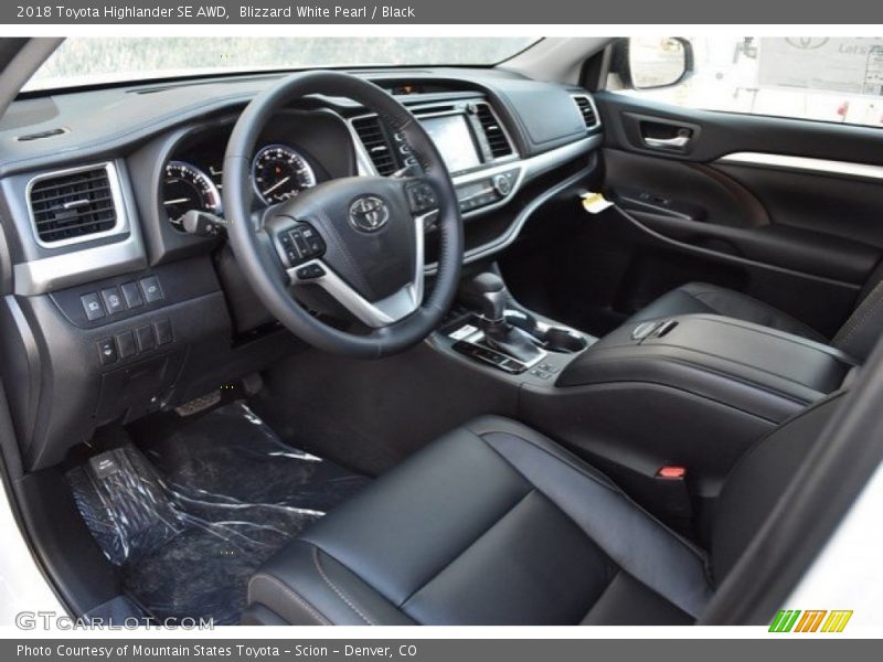 Blizzard White Pearl / Black 2018 Toyota Highlander SE AWD