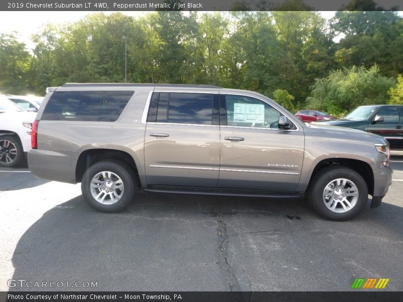 Pepperdust Metallic / Jet Black 2019 Chevrolet Suburban LT 4WD