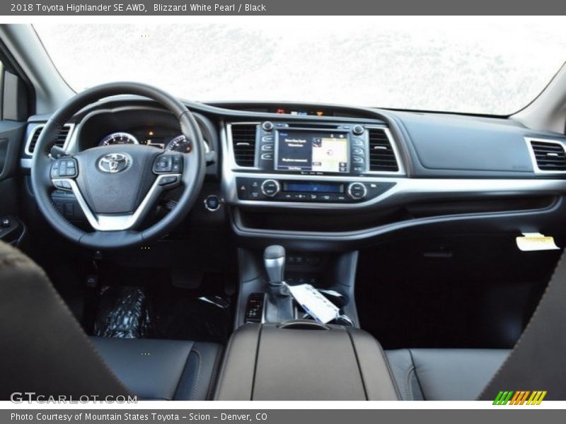 Blizzard White Pearl / Black 2018 Toyota Highlander SE AWD