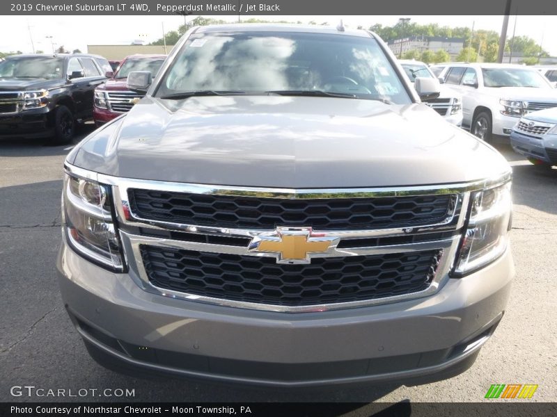 Pepperdust Metallic / Jet Black 2019 Chevrolet Suburban LT 4WD