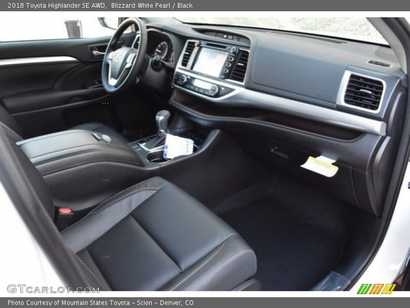 Blizzard White Pearl / Black 2018 Toyota Highlander SE AWD