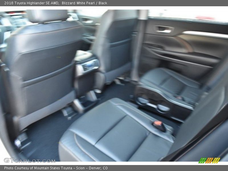 Blizzard White Pearl / Black 2018 Toyota Highlander SE AWD