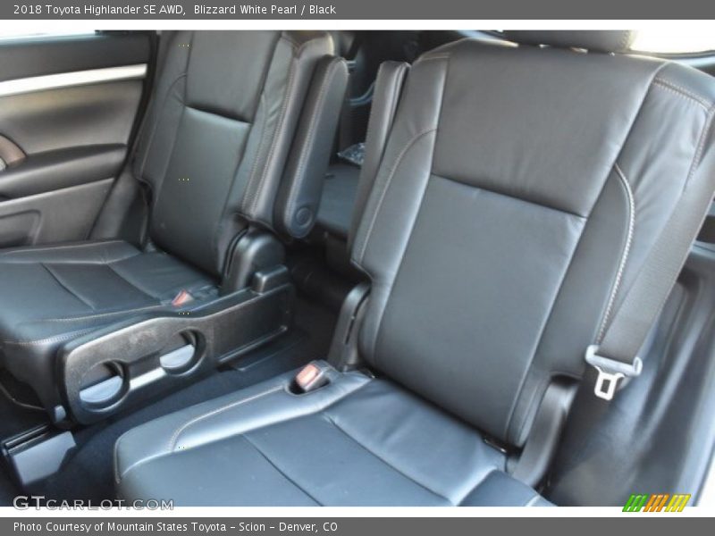 Blizzard White Pearl / Black 2018 Toyota Highlander SE AWD