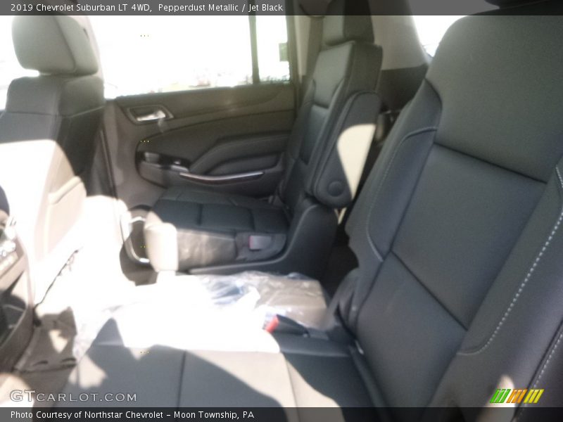 Pepperdust Metallic / Jet Black 2019 Chevrolet Suburban LT 4WD