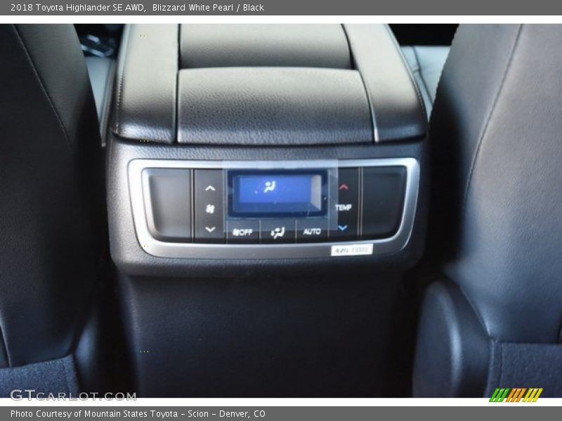 Blizzard White Pearl / Black 2018 Toyota Highlander SE AWD