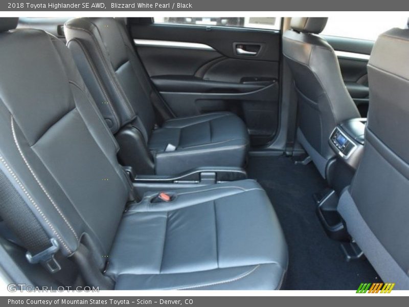 Blizzard White Pearl / Black 2018 Toyota Highlander SE AWD