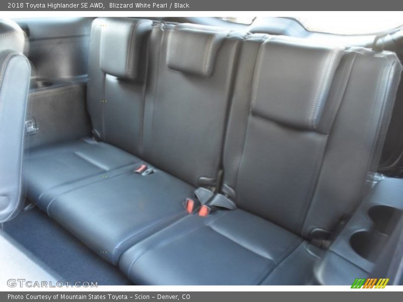 Blizzard White Pearl / Black 2018 Toyota Highlander SE AWD