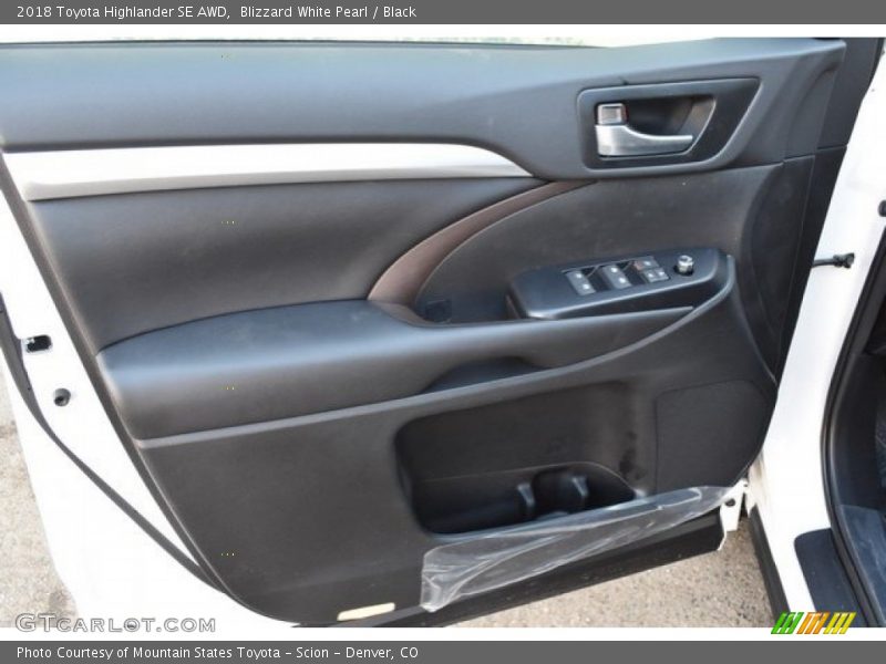 Blizzard White Pearl / Black 2018 Toyota Highlander SE AWD