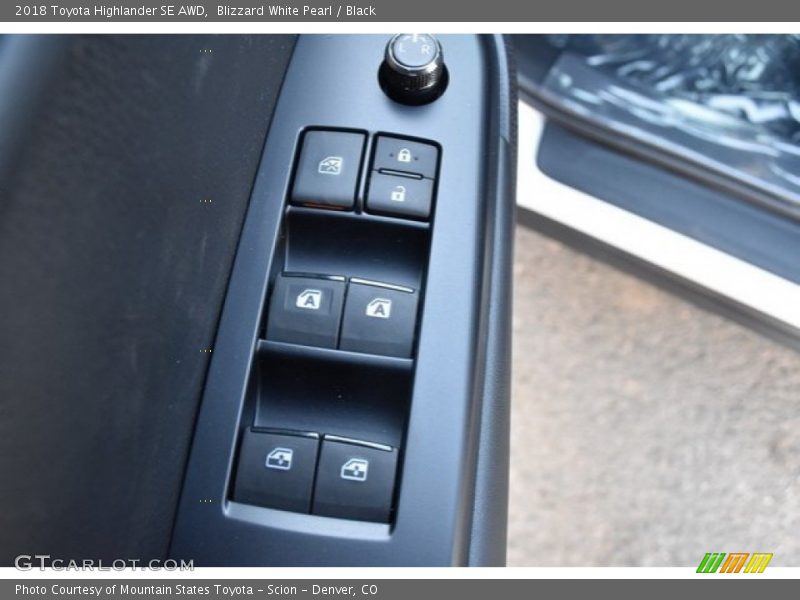 Blizzard White Pearl / Black 2018 Toyota Highlander SE AWD