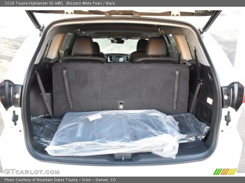 Blizzard White Pearl / Black 2018 Toyota Highlander SE AWD