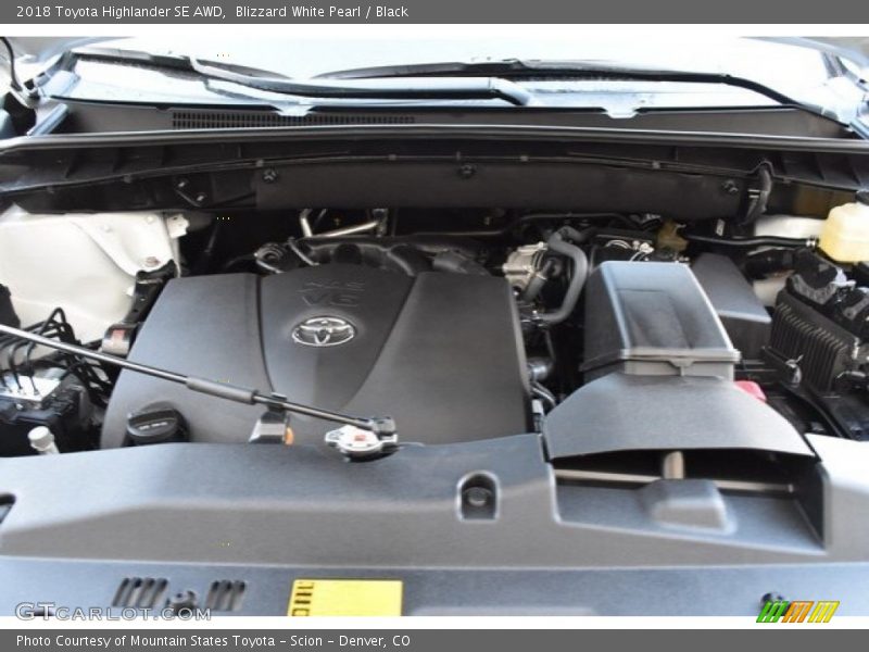 Blizzard White Pearl / Black 2018 Toyota Highlander SE AWD