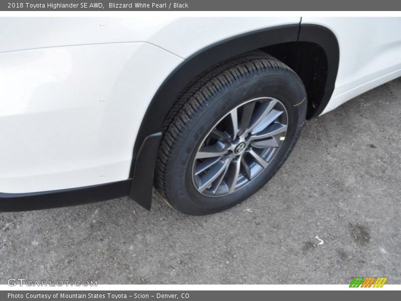 Blizzard White Pearl / Black 2018 Toyota Highlander SE AWD