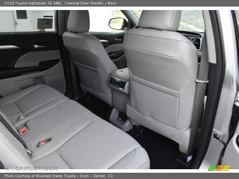 Celestial Silver Metallic / Black 2018 Toyota Highlander SE AWD