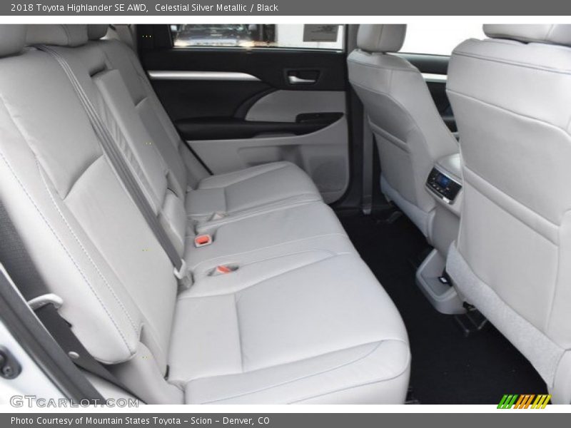 Celestial Silver Metallic / Black 2018 Toyota Highlander SE AWD