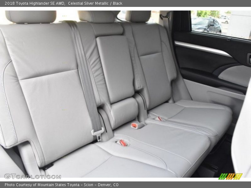 Celestial Silver Metallic / Black 2018 Toyota Highlander SE AWD