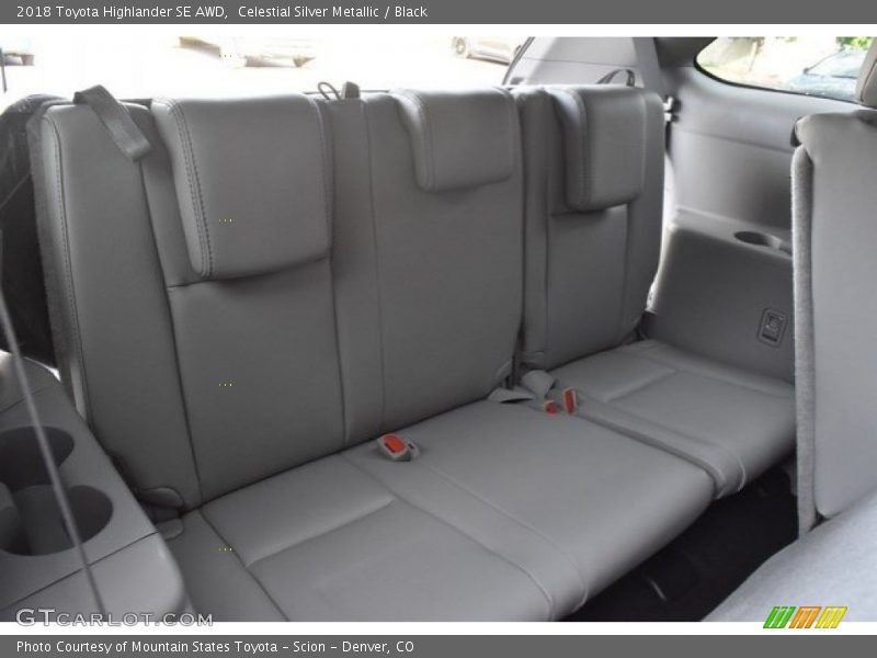 Celestial Silver Metallic / Black 2018 Toyota Highlander SE AWD