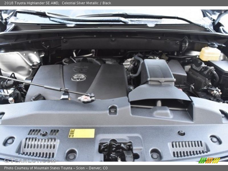 Celestial Silver Metallic / Black 2018 Toyota Highlander SE AWD
