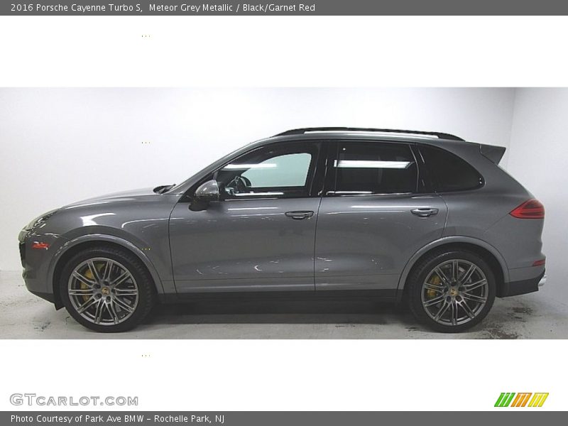 Meteor Grey Metallic / Black/Garnet Red 2016 Porsche Cayenne Turbo S