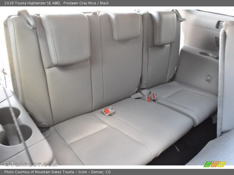 Predawn Gray Mica / Black 2018 Toyota Highlander SE AWD