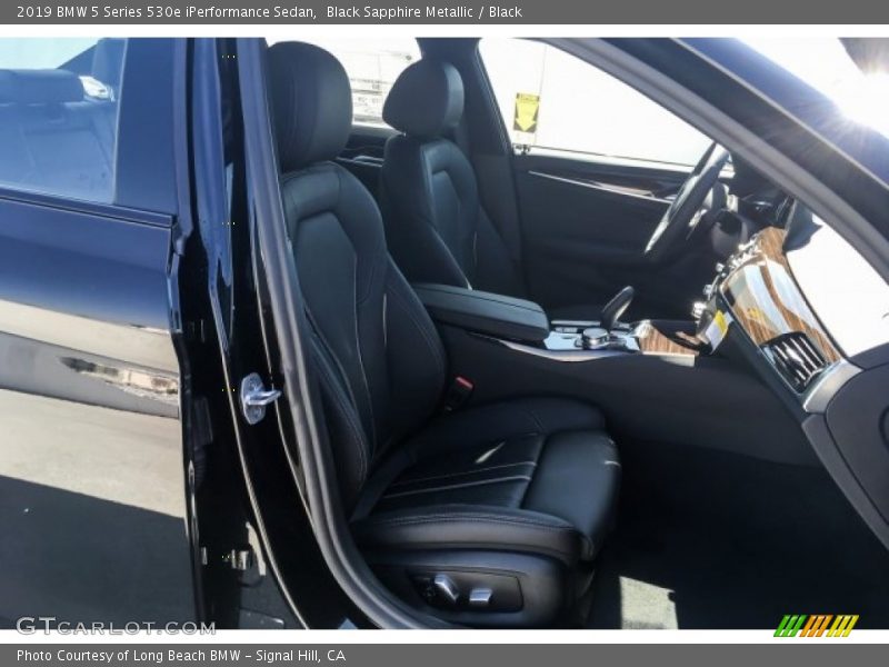 Black Sapphire Metallic / Black 2019 BMW 5 Series 530e iPerformance Sedan