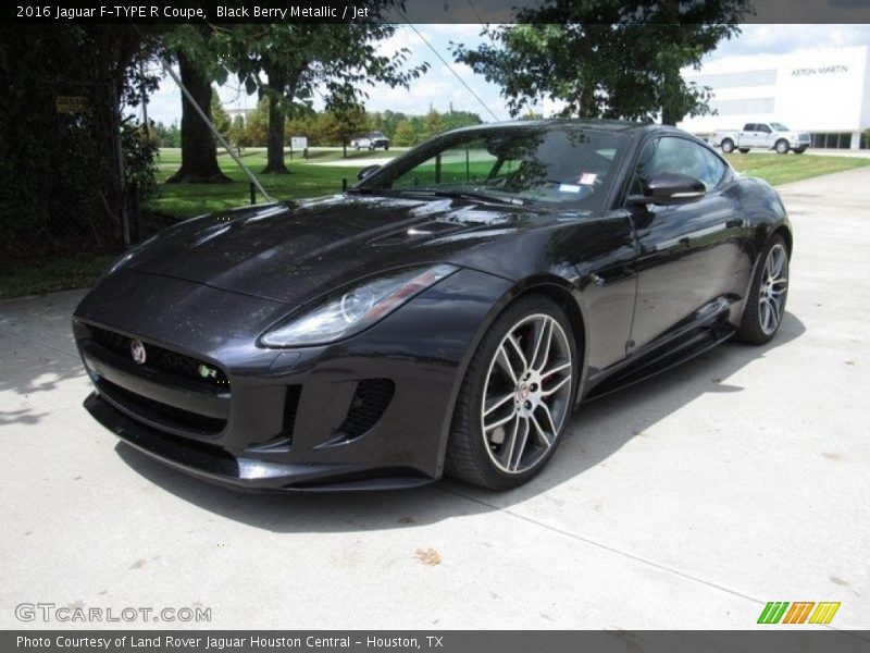 Front 3/4 View of 2016 F-TYPE R Coupe